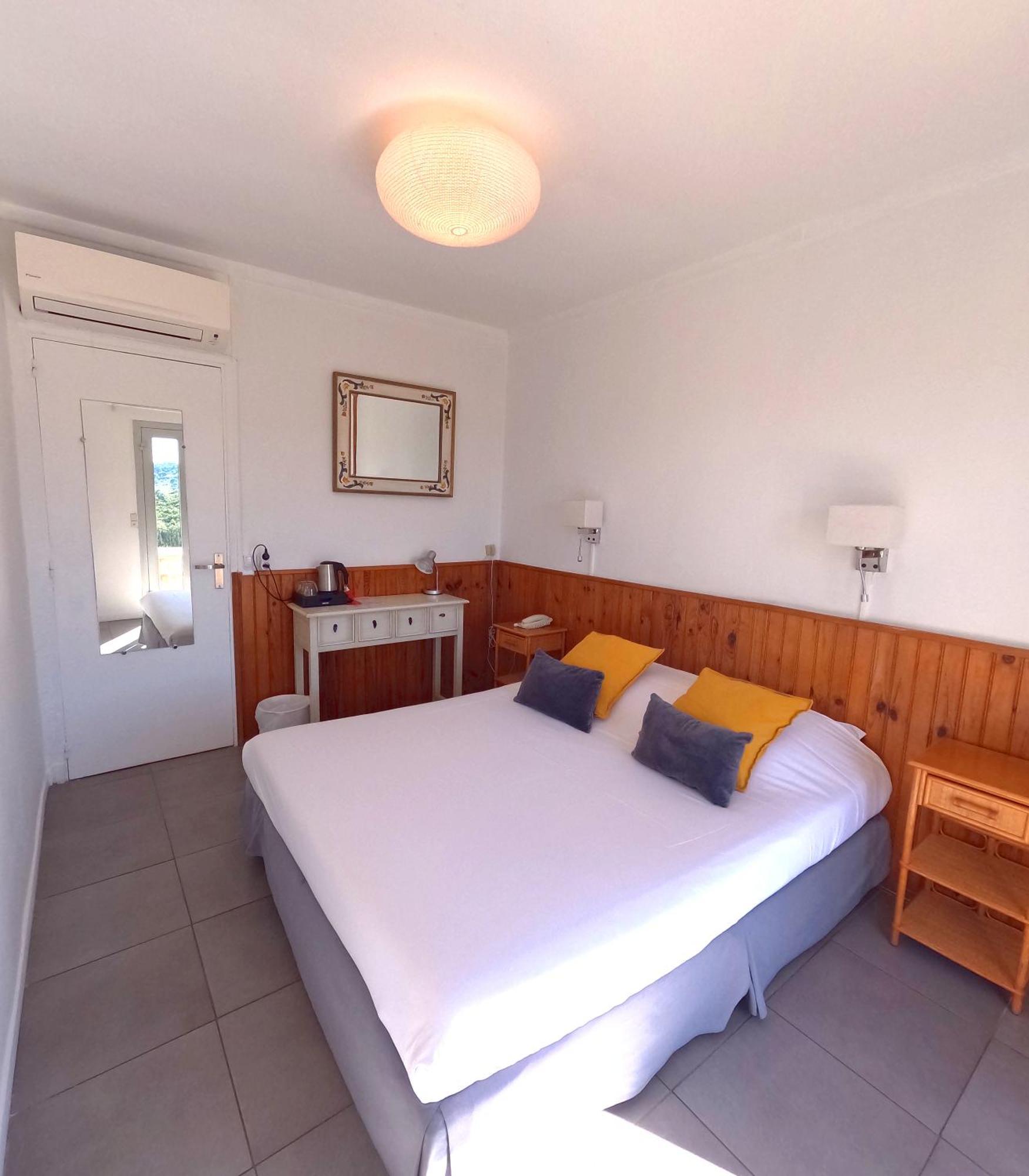 Azur Hotel Le Lavandou Buitenkant foto