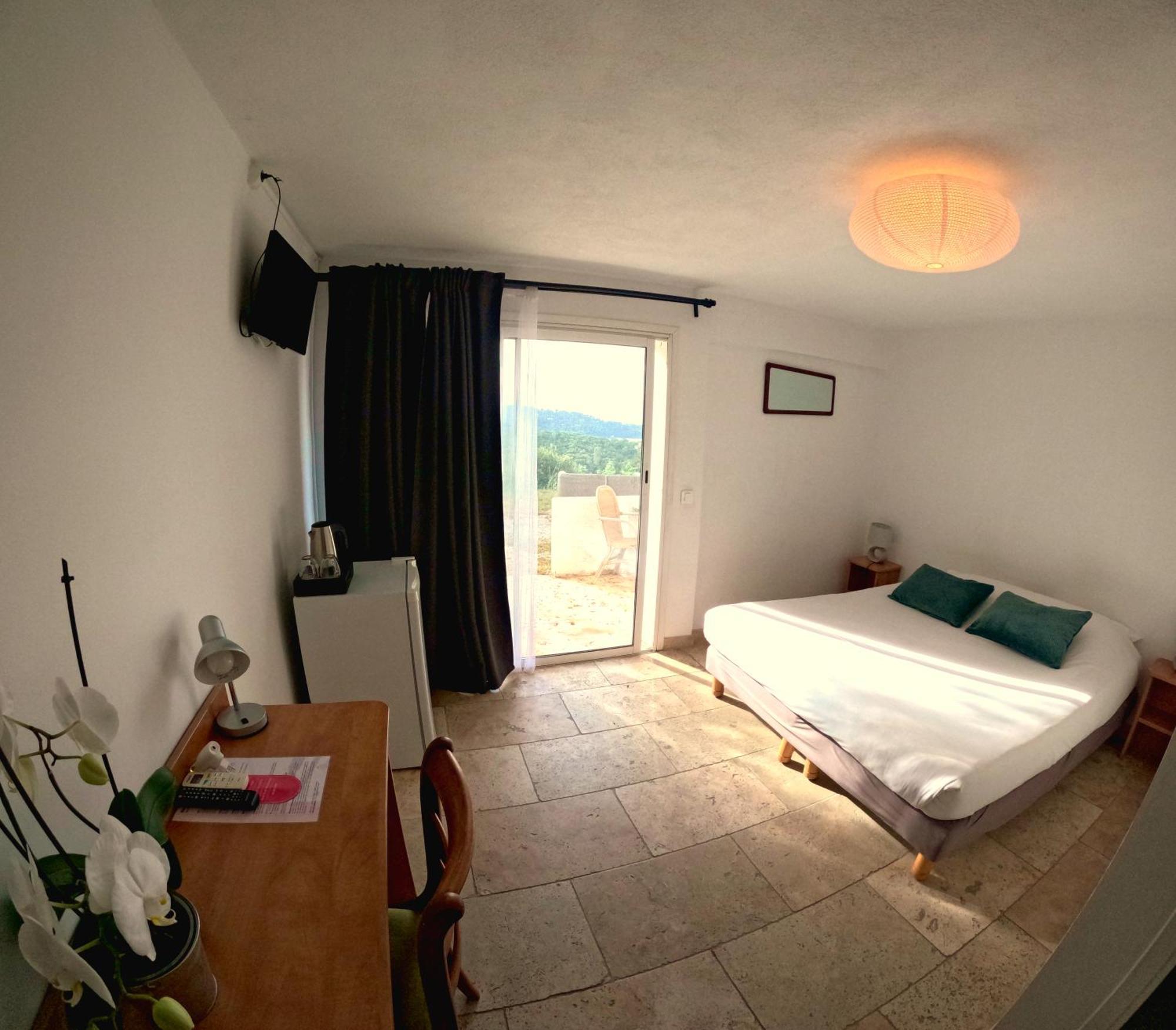 Azur Hotel Le Lavandou Buitenkant foto