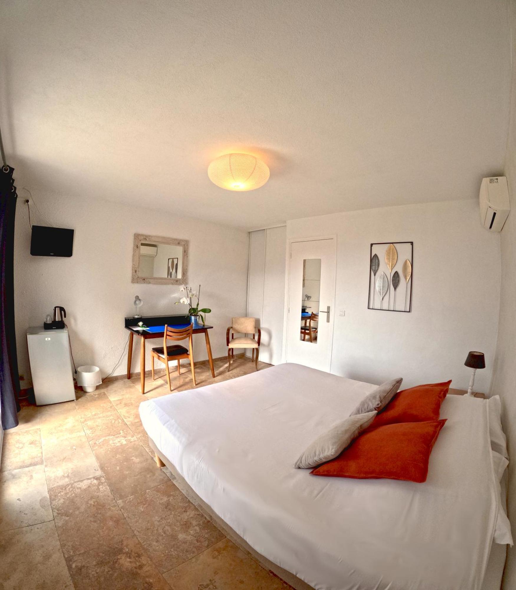 Azur Hotel Le Lavandou Buitenkant foto
