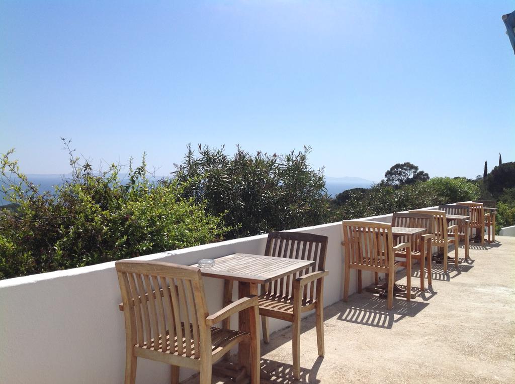 Azur Hotel Le Lavandou Buitenkant foto