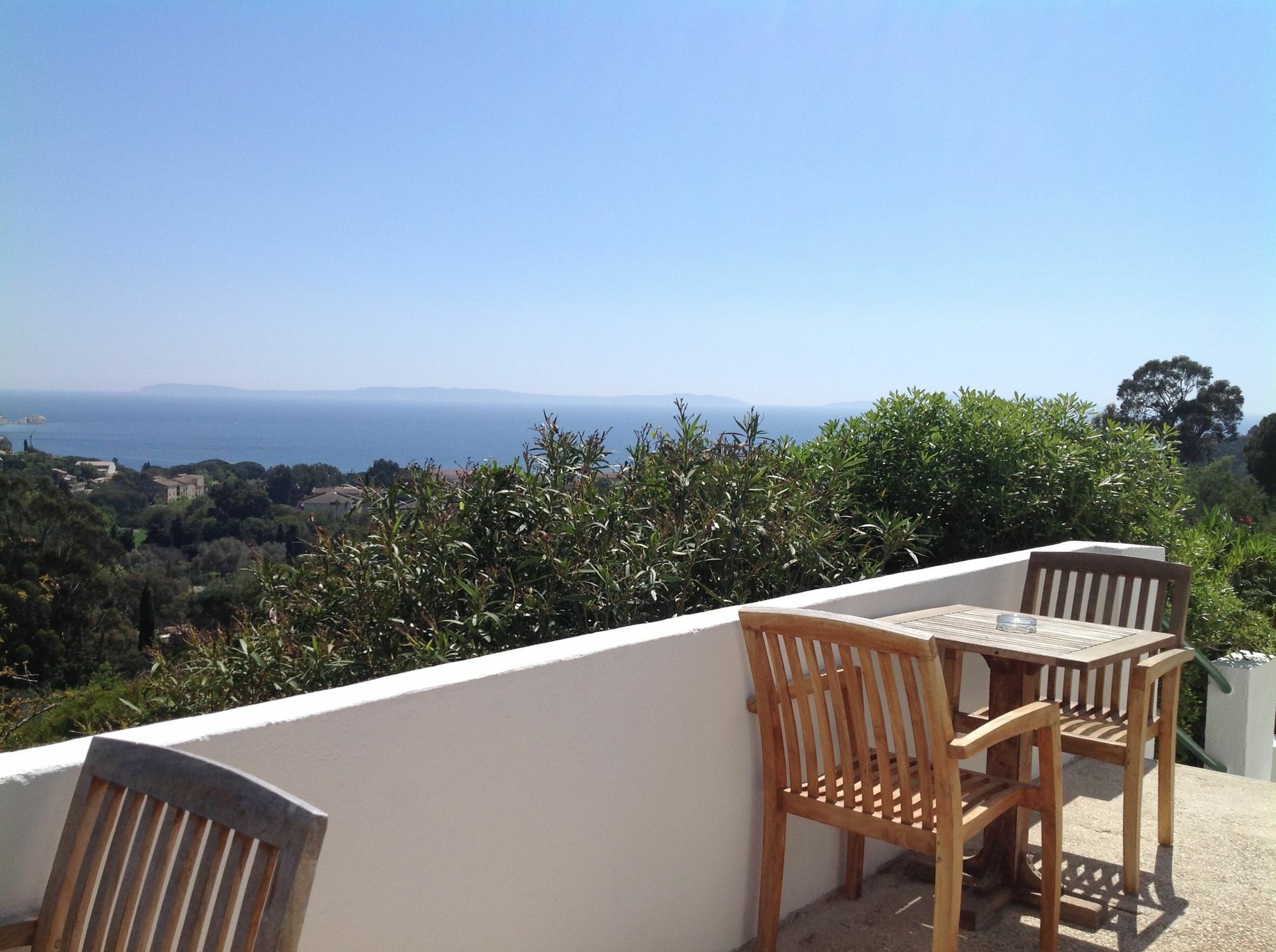 Azur Hotel Le Lavandou Buitenkant foto